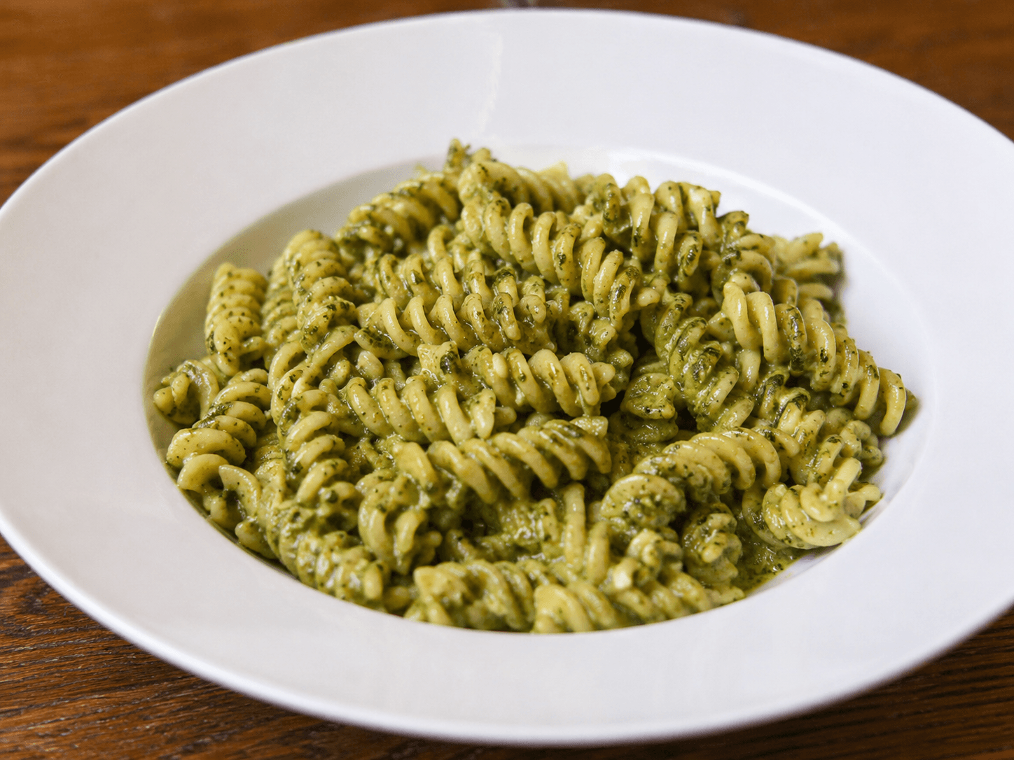 Fusilli s bazalkovým pestem